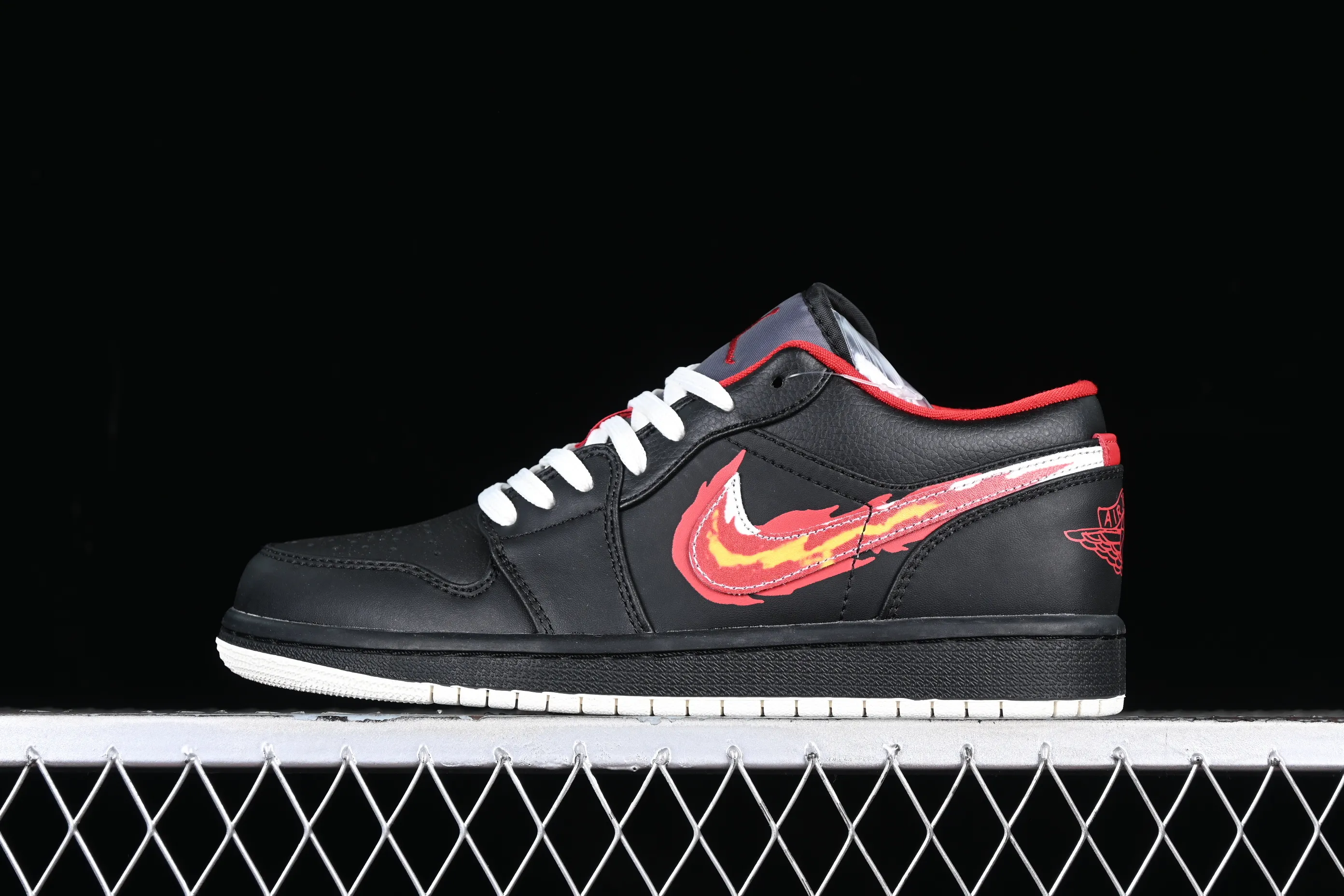 All categories Air Jordan Jordan series basketball shoes Air Jordan 1 Low Air Jordan 1 Low "Flaming Swoosh" AJ1 Joe 1 black red flame FJ7073-010